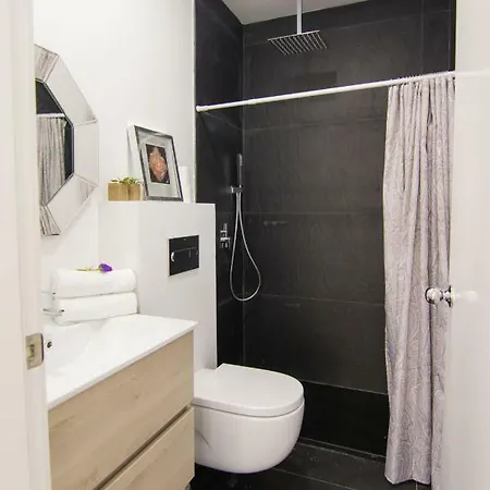 Homeforguest Stylish And Modern Overlooking Las Canteras דירה