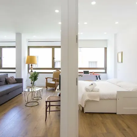 Homeforguest Stylish And Modern Overlooking Las Canteras דירה